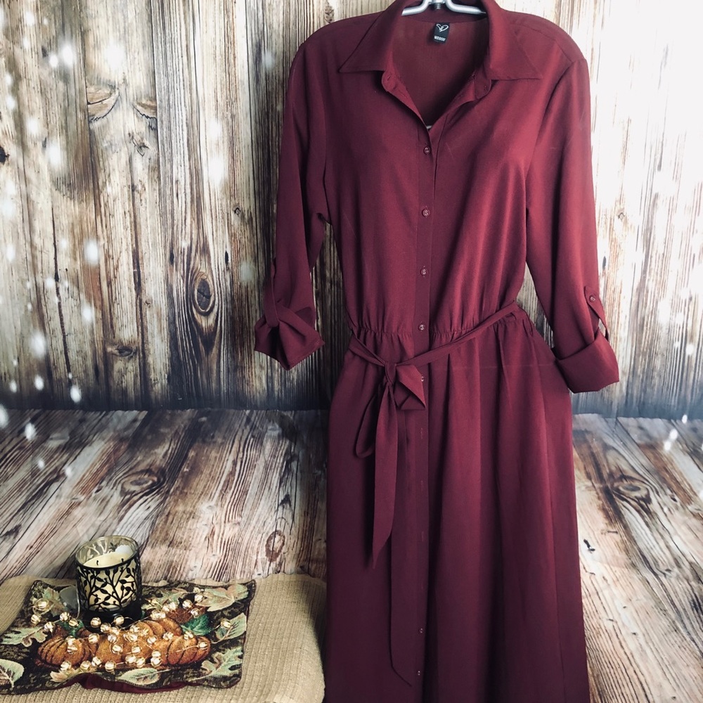 Windsor Dress medium never woreno tags,below knee